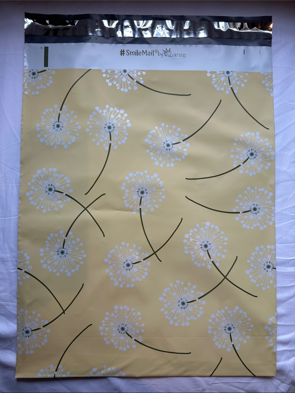 Dandelion Flower Poly Mailers 12"x15.5" Shipping Bags 20 Count - Picture 2 of 5